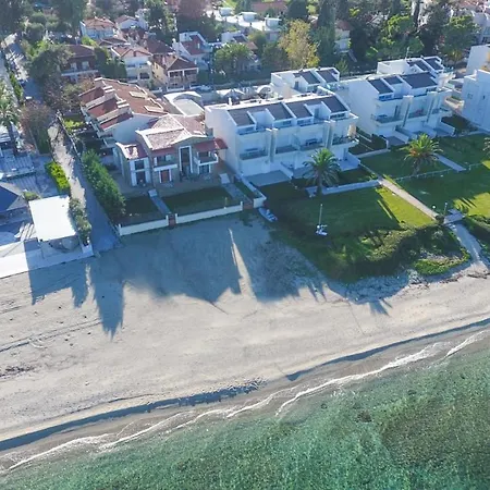 Omega - Beachfront, Garden, Bbq Villa