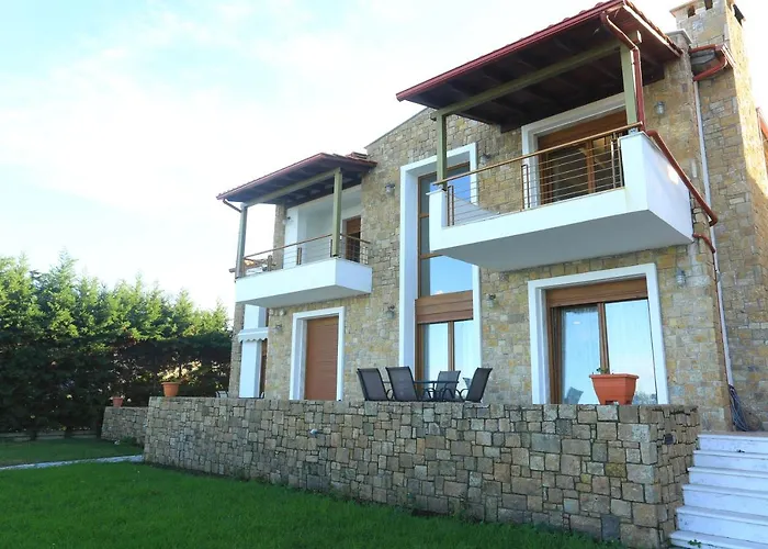 Villa Omega - Beachfront, Garden, Bbq