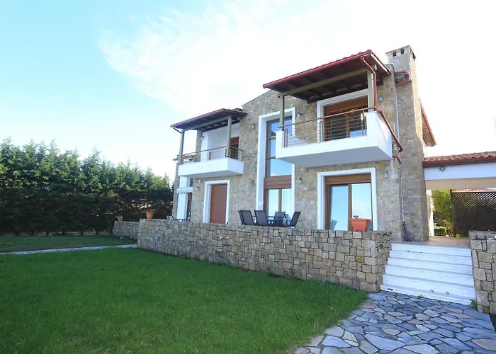 Omega - Beachfront, Garden, Bbq *