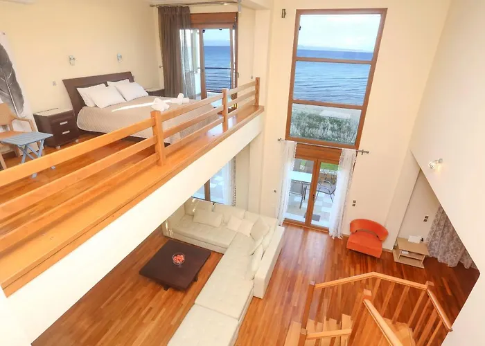 Villa Omega - Beachfront, Garden, Bbq *