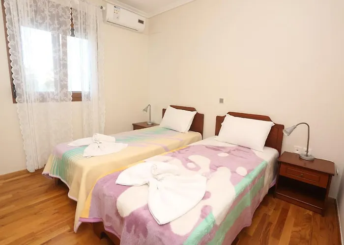 Villa Omega - Beachfront, Garden, Bbq Chaniotis