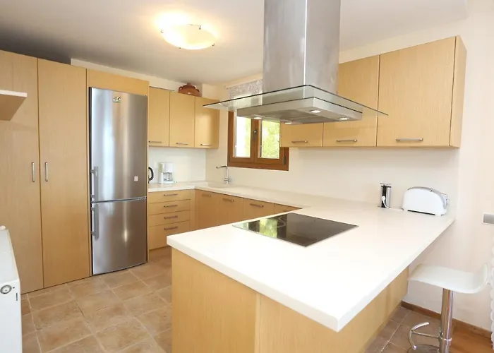 Omega - Beachfront, Garden, Bbq Villa Chaniotis