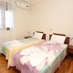 Villa Omega - Beachfront, Garden, Bbq Chaniotis
