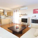 Villa Omega - Beachfront, Garden, Bbq Chaniotis