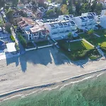 Omega - Beachfront, Garden, Bbq Villa