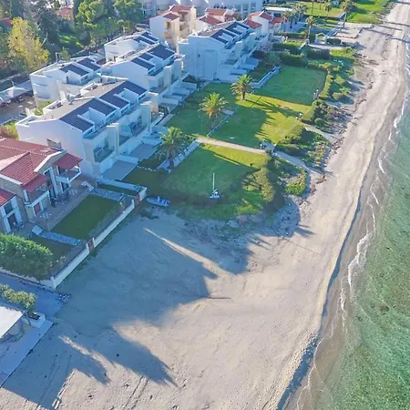 Omega - Beachfront, Garden, Bbq Villa