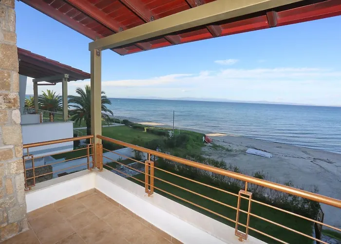 Omega - Beachfront, Garden, Bbq