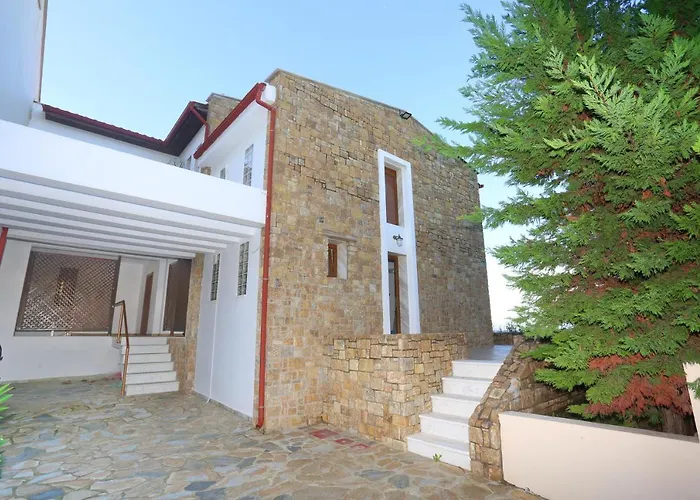 Omega - Beachfront, Garden, Bbq *