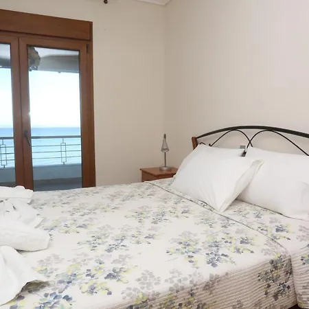 Villa Omega - Beachfront, Garden, Bbq