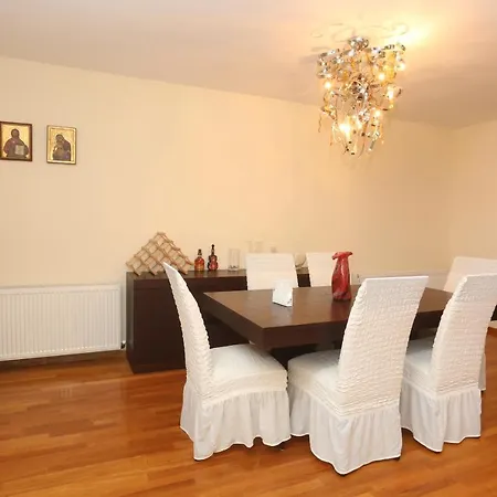 Villa Omega - Beachfront, Garden, Bbq *