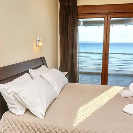 Omega - Beachfront, Garden, Bbq Villa *