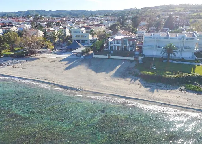 Omega - Beachfront, Garden, Bbq Вилла *