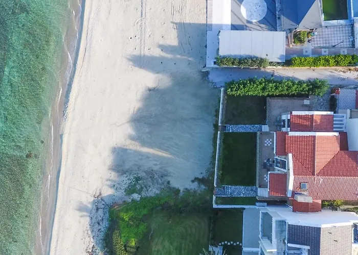 Вилла Omega - Beachfront, Garden, Bbq Ханиоти