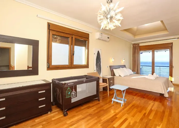 Вилла Omega - Beachfront, Garden, Bbq