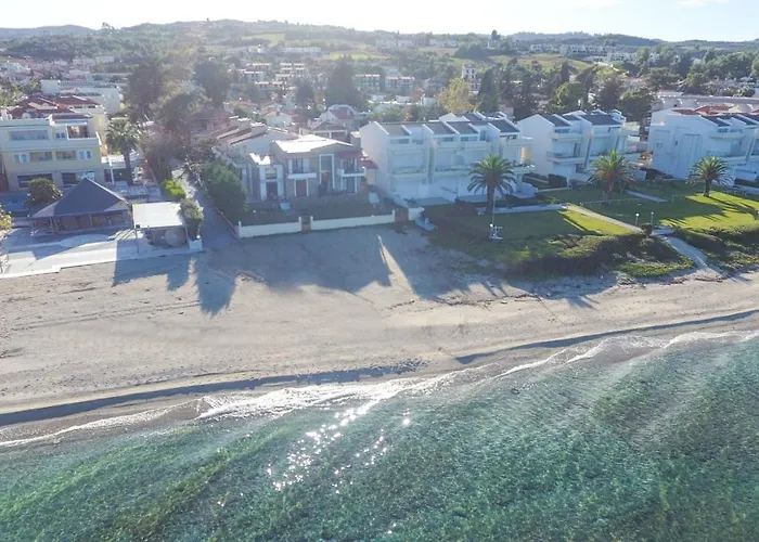 Omega - Beachfront, Garden, Bbq *